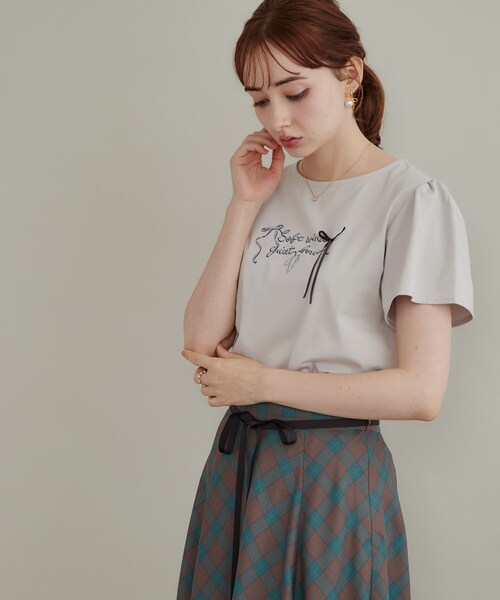 couture brooch(クチュールブローチ)の「【接触冷感・UVカット・洗える】リボン ロゴTシャツ(Tシャツ/カットソー・レディース・ワイン系1/ホワイト系3/ライトグレー系/ブラック系・42/40/38/36)」の10枚目の写真