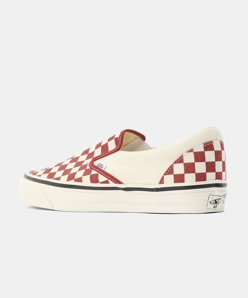 VANS(バンズ)の「VANS PREMIUM Classic Slip-On 98 VN000D9PGWR(スニーカー・メンズ・レッド・23cm/23.5cm/24cm/24.5cm/26cm/26.5cm/27.5cm)」の3枚目の写真