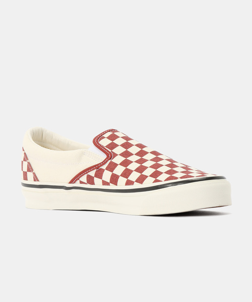 VANS(バンズ)の「VANS PREMIUM Classic Slip-On 98 VN000D9PGWR(スニーカー・メンズ・レッド・23cm/23.5cm/24cm/24.5cm/26cm/26.5cm/27.5cm)」の5枚目の写真
