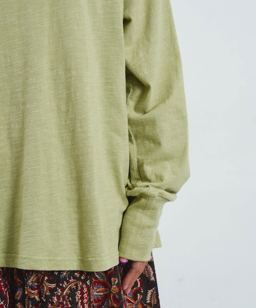 ROSE BUD（ローズバッド）の「mag.by c/LOGO L/S TEE（Tシャツ/カットソー・レディース・カーキ/ホワイト・ONE SIZE）」の10枚目の写真