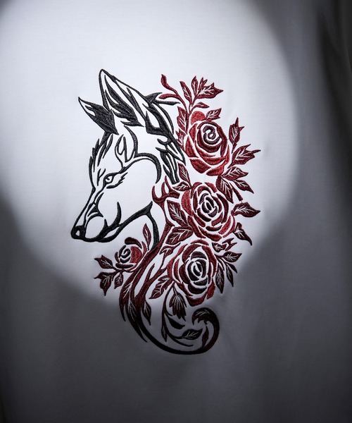 Ellno Loset(エルノロゼット)の「ウルフローズ刺繍ロンT(Tシャツ/カットソー・メンズ・ブラック/オフホワイト・SMALL/MEDIUM/LARGE)」の19枚目の写真