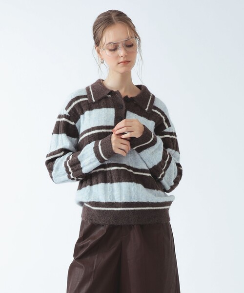 Ray BEAMS(レイビームス)の「ワイド ボーダー ポロ ニット(ニット/セーター・レディース・サックスブルー/クリーム・ONE SIZE)」の2枚目の写真