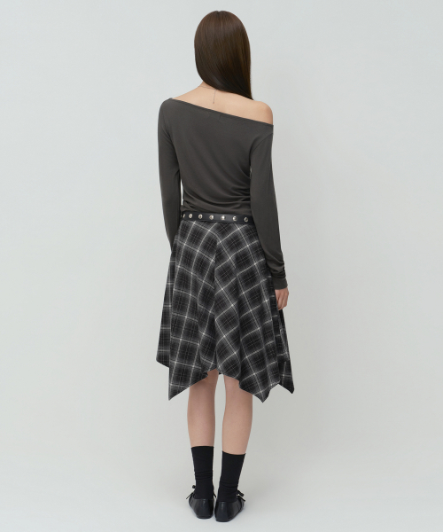 MUSINSA STANDARD WOMAN（ムシンサスタンダードウーマン）の「ウィメンズチェックアシンメトリックスカート[ブラック/グレー]（スカート・レディース・その他・SMALL/X-SMALL/LARGE/MEDIUM）」の2枚目の写真