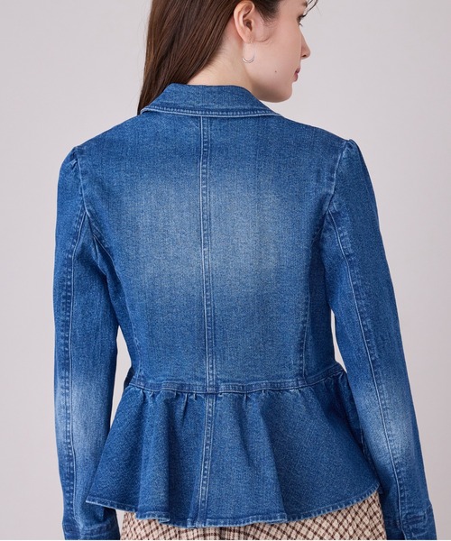 Audie a Muses(オーディアミューズ)の「【モデル美香着用】デニムペプラムテーラードジャケット(デニムジャケット・レディース・ネイビー・36/38/40/42)」の8枚目の写真