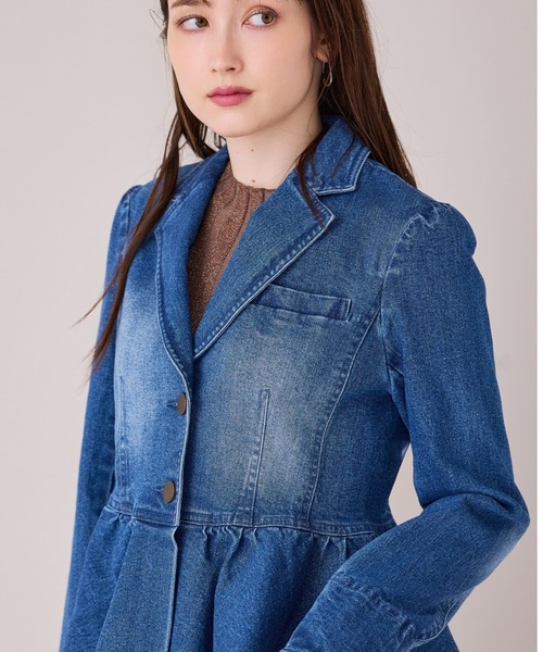 Audie a Muses(オーディアミューズ)の「【モデル美香着用】デニムペプラムテーラードジャケット(デニムジャケット・レディース・ネイビー・36/38/40/42)」の9枚目の写真