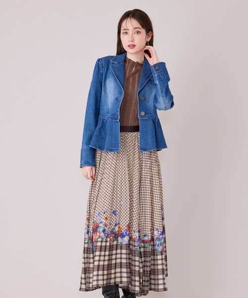 Audie a Muses(オーディアミューズ)の「【モデル美香着用】デニムペプラムテーラードジャケット(デニムジャケット・レディース・ネイビー・36/38/40/42)」の14枚目の写真