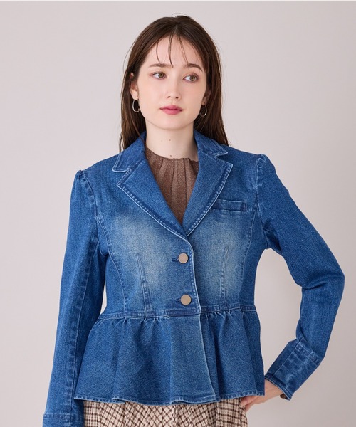 Audie a Muses(オーディアミューズ)の「【モデル美香着用】デニムペプラムテーラードジャケット(デニムジャケット・レディース・ネイビー・36/38/40/42)」の7枚目の写真
