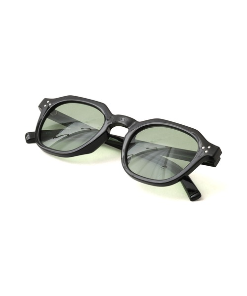 atmos pink(アトモスピンク)の「atmos pink Basic Frame Sunglasses / アトモス ピンク ベーシック フレーム サングラス(サングラス・レディース・ブラック/ブラウン・FREE)」の5枚目の写真