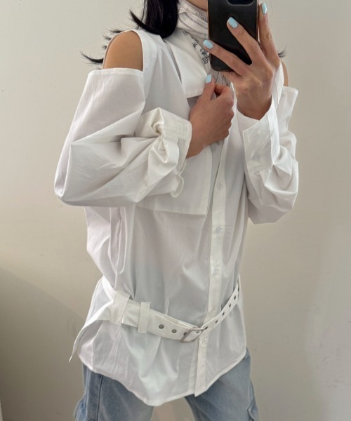 Aelina(エリナ)の「オフショルダーシャツワンピースベルト付き(シャツワンピース・レディース・ブラック/ピンク/ホワイト・FREE)」の4枚目の写真