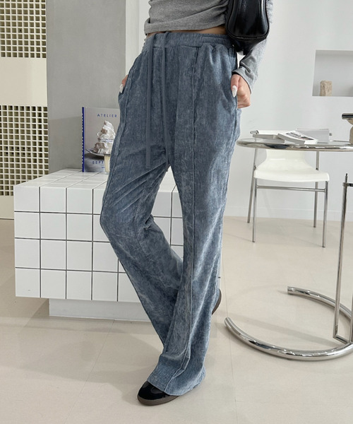 Ada.(エイダ)の「カット コーデュロイ フレア パンツ(その他パンツ・レディース・ブラウン/ブルー/ブラック・FREE)」の1枚目の写真