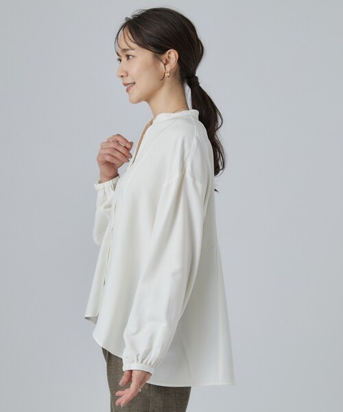 SHOO・LA・RUE(シューラルー)の「配色取り外しリボン付きフレアブラウス(シャツ/ブラウス・レディース・オフホワイト/ライトブルー/ダークグレー・01/02/03/04)」の7枚目の写真