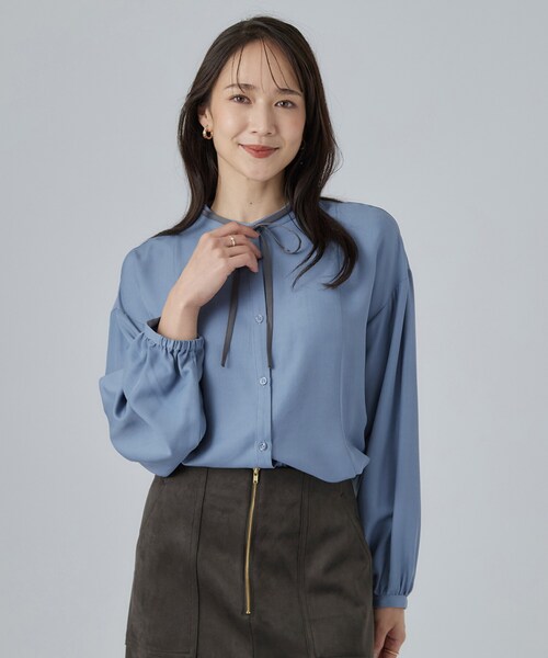 SHOO・LA・RUE(シューラルー)の「配色取り外しリボン付きフレアブラウス(シャツ/ブラウス・レディース・オフホワイト/ライトブルー/ダークグレー・01/02/03/04)」の18枚目の写真