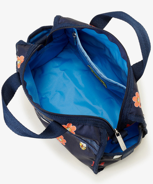 Miffy( ミッフィー)の「【LeSportsac×Miffy】MINI DUFFEL CROSSBODY ミッフィーネイビーポルカドット(ショルダーバッグ・レディース・ブルー・FREE)」の8枚目の写真