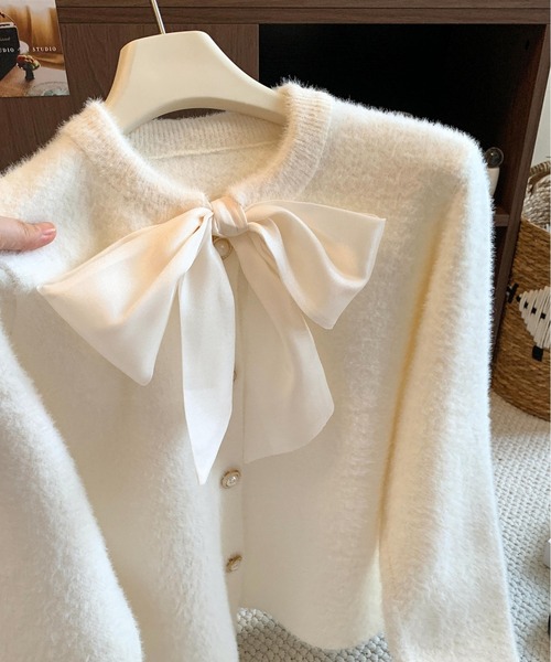 LUCPY（ラクピー）の「ビッグリボンレースシャギーニットカーディガン（カーディガン/ボレロ・レディース・ホワイト・SMALL/MEDIUM/LARGE）」の5枚目の写真