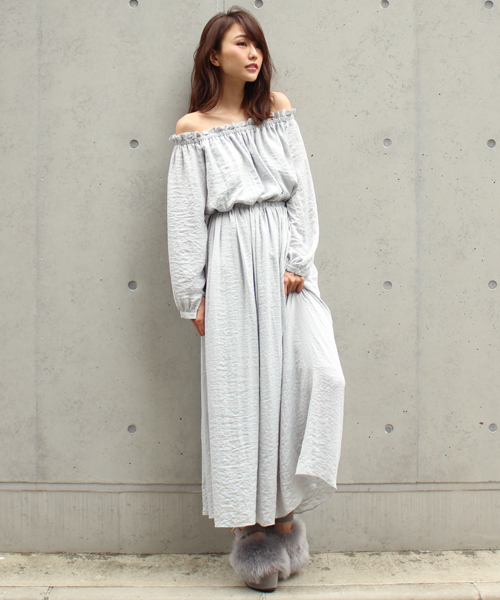 MICOAMERI（ミコアメリ）の「オフショルロングワンピース（ワンピース・レディース・グレー/ブラック/ピンク・FREE）」の12枚目の写真