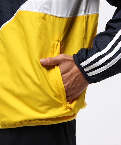 adidas（アディダス）の「【adicolor】 ウインドブレーカー
