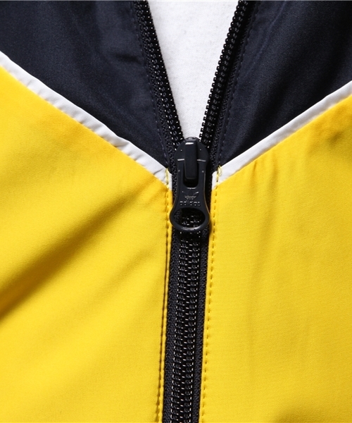 adidas（アディダス）の「【adicolor】 ウインドブレーカー [COLORADO