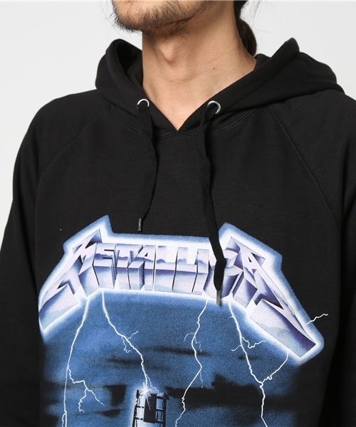 METALLICA（メタリカ）の「∴WEGO/METALLICAラグランパーカー（パーカー・メンズ・ブラック・LARGE/MEDIUM）」の4枚目の写真