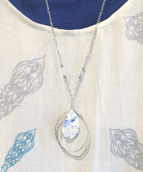 チャイハネ（チャイハネ）の「【チャイハネ】ティアリーネックレス（ネックレス・レディース・ピンク/ブラウン/ターコイズブルー/ブルー・FREE）」の3枚目の写真