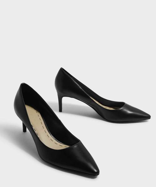 CHARLES & KEITH（チャールズ & キース）の「クラシックローパンプス / CLASSIC LOW PUMPS（パンプス・レディース・ブラック/ブルー/ライトブラウン・22cm/22.5cm/23cm/23.5cm/24.5cm/25cm/25.5cm）」の4枚目の写真