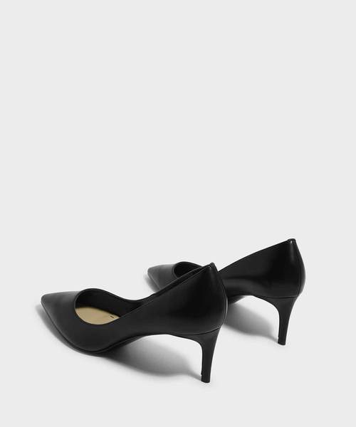 CHARLES & KEITH（チャールズ & キース）の「クラシックローパンプス / CLASSIC LOW PUMPS（パンプス・レディース・ブラック/ブルー/ライトブラウン・22cm/22.5cm/23cm/23.5cm/24.5cm/25cm/25.5cm）」の5枚目の写真