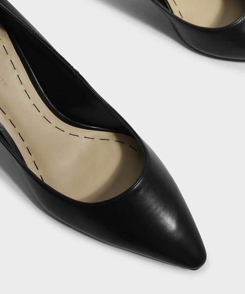 CHARLES & KEITH（チャールズ & キース）の「クラシックローパンプス / CLASSIC LOW PUMPS（パンプス・レディース・ブラック/ブルー/ライトブラウン・22cm/22.5cm/23cm/23.5cm/24.5cm/25cm/25.5cm）」の6枚目の写真