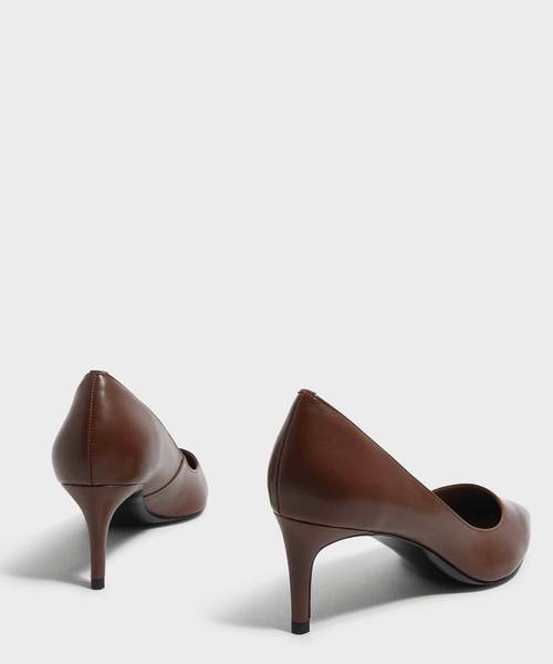 CHARLES & KEITH（チャールズ & キース）の「クラシックローパンプス / CLASSIC LOW PUMPS（パンプス・レディース・ブラック/ブルー/ライトブラウン・22cm/22.5cm/23cm/23.5cm/24.5cm/25cm/25.5cm）」の8枚目の写真
