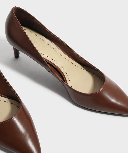 CHARLES & KEITH（チャールズ & キース）の「クラシックローパンプス / CLASSIC LOW PUMPS（パンプス・レディース・ブラック/ブルー/ライトブラウン・22cm/22.5cm/23cm/23.5cm/24.5cm/25cm/25.5cm）」の9枚目の写真