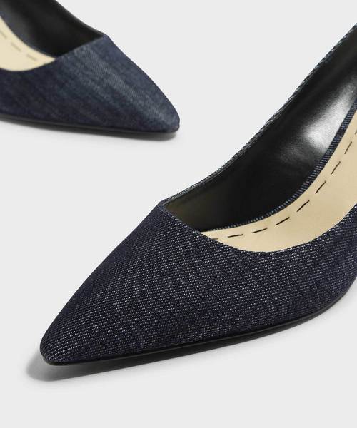 CHARLES & KEITH（チャールズ & キース）の「クラシックローパンプス / CLASSIC LOW PUMPS（パンプス・レディース・ブラック/ブルー/ライトブラウン・22cm/22.5cm/23cm/23.5cm/24.5cm/25cm/25.5cm）」の13枚目の写真