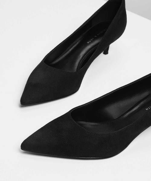 CHARLES & KEITH(チャールズ & キース)の「クラシックキトゥンヒールパンプス / Classic Kitten Heel Pumps(パンプス・レディース・ブラック/グレー/マスタード・22cm/22.5cm/23cm/23.5cm/24.5cm/25cm/25.5cm)」の4枚目の写真
