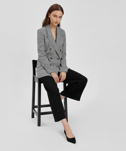 CHARLES & KEITH(チャールズ & キース)の「クラシックキトゥンヒールパンプス / Classic Kitten Heel Pumps(パンプス・レディース・ブラック/グレー/マスタード・22cm/22.5cm/23cm/23.5cm/24.5cm/25cm/25.5cm)」の17枚目の写真