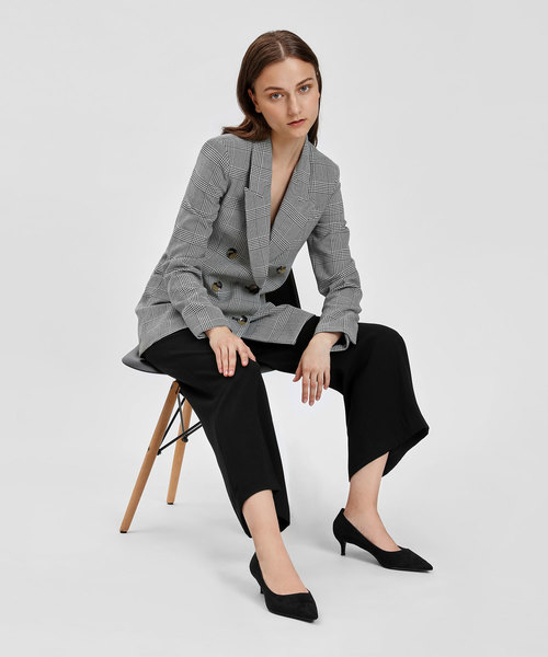 CHARLES & KEITH(チャールズ & キース)の「クラシックキトゥンヒールパンプス / Classic Kitten Heel Pumps(パンプス・レディース・ブラック/グレー/マスタード・22cm/22.5cm/23cm/23.5cm/24.5cm/25cm/25.5cm)」の7枚目の写真