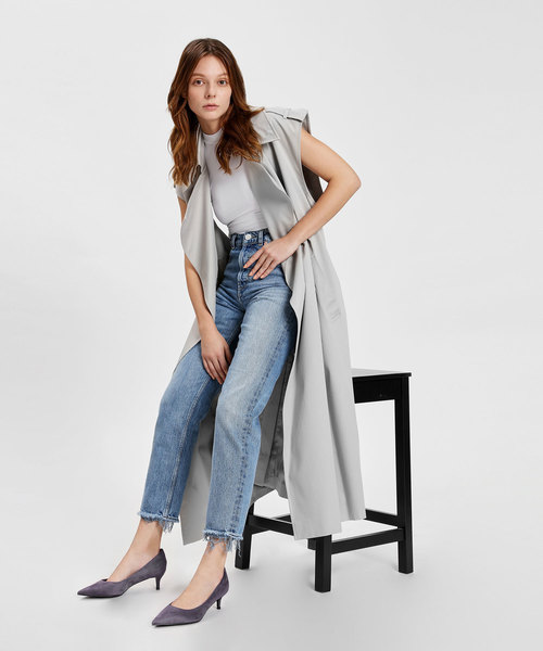 CHARLES & KEITH(チャールズ & キース)の「クラシックキトゥンヒールパンプス / Classic Kitten Heel Pumps(パンプス・レディース・ブラック/グレー/マスタード・22cm/22.5cm/23cm/23.5cm/24.5cm/25cm/25.5cm)」の5枚目の写真