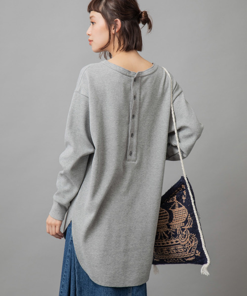 Munich（ミューニック）の「ストレッチサーマルバックヘンリーネックロングプルオーバー（Tシャツ/カットソー・レディース・ライトグレー/ネイビー/オフホワイト/サックスブルー/ピンク/ブラック/杢グレー/ベージュ・FREE）」の4枚目の写真