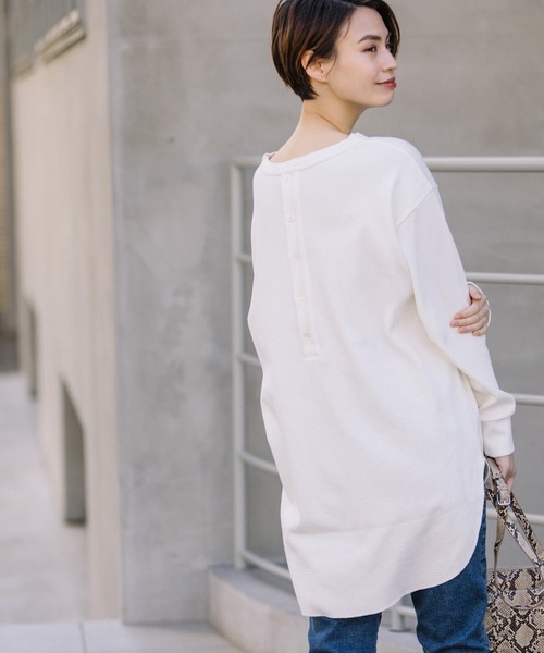 Munich（ミューニック）の「ストレッチサーマルバックヘンリーネックロングプルオーバー（Tシャツ/カットソー・レディース・ライトグレー/ネイビー/オフホワイト/サックスブルー/ピンク/ブラック/杢グレー/ベージュ・FREE）」の2枚目の写真