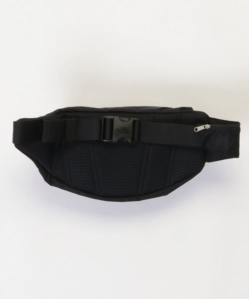 THE NORTH FACE(ザノースフェイス)の「ザ ノース フェイス THE NORTH FACE SWEEP(ボディバッグ/ウエストポーチ・メンズ・ブラック・ONE SIZE)」の2枚目の写真