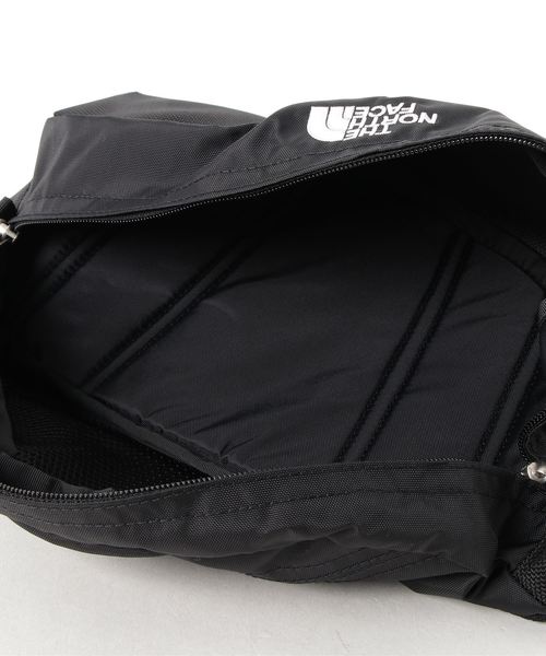 THE NORTH FACE(ザノースフェイス)の「ザ ノース フェイス THE NORTH FACE SWEEP(ボディバッグ/ウエストポーチ・メンズ・ブラック・ONE SIZE)」の4枚目の写真