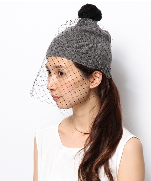 Ray BEAMS（レイビームス）の「BERNSTOCK SPEIRS / ポンポン ベール ニットキャップ（ニットキャップ/ビーニー・レディース・グレー・ONE SIZE）」の7枚目の写真