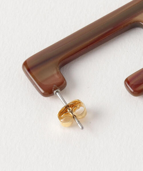 BEAUTY&YOUTH UNITED ARROWS（ビューティーアンドユースユナイテッドアローズ）の「BY マーブルスクエアプレートピアス о（ピアス（両耳用）・レディース・ダークグレー/ブラウン・FREE）」の5枚目の写真