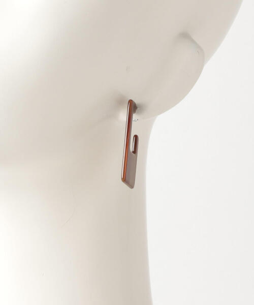 BEAUTY&YOUTH UNITED ARROWS（ビューティーアンドユースユナイテッドアローズ）の「BY マーブルスクエアプレートピアス о（ピアス（両耳用）・レディース・ダークグレー/ブラウン・FREE）」の4枚目の写真