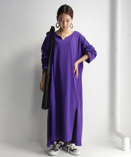 antiqua（アンティカ）の「キーネックロール襟ワンピース（ワンピース・レディース・ブラック/パープル/オフホワイト・FREE）」の4枚目の写真