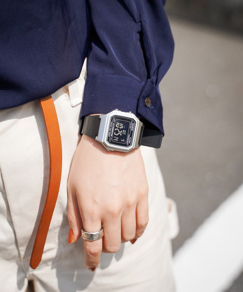 CASIO（カシオ）の「『CASIO』クラシックスクエア　デジタル（アナログ腕時計・レディース・ゴールド/シルバー/ブラウン・FREE）」の6枚目の写真