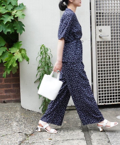 ADAM ET ROPE'（アダムエロペ）の「イージレーシャツジャケット（シャツ/ブラウス・レディース・ブラック/ネイビー・FREE）」の20枚目の写真