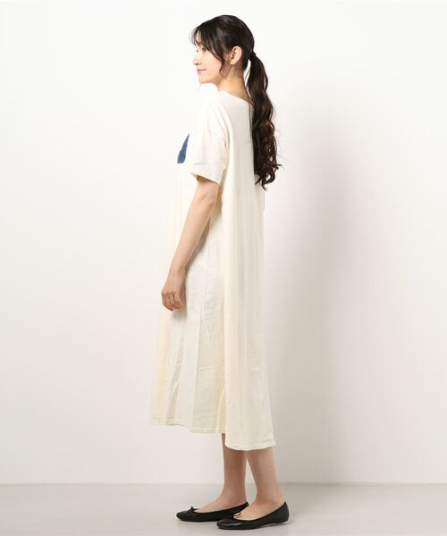 Lee(リー)の「【Lee】DENIMPOCKET FLARE DRESS(ワンピース・レディース・モカ/ブラック/ライトベージュ・FREE)」の4枚目の写真