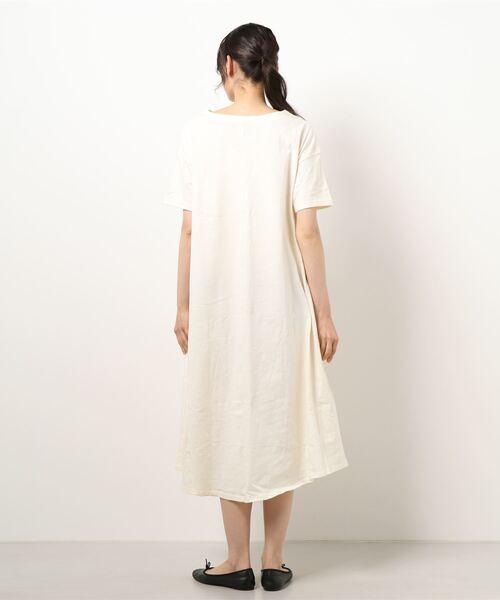 Lee(リー)の「【Lee】DENIMPOCKET FLARE DRESS(ワンピース・レディース・モカ/ブラック/ライトベージュ・FREE)」の5枚目の写真