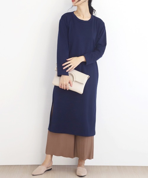 Amulet(アミュレット)の「カットスリットワンピ―ス(ワンピース・レディース・ベージュ/ブラック/ブラウン/ネイビー・L/M/XL)」の4枚目の写真