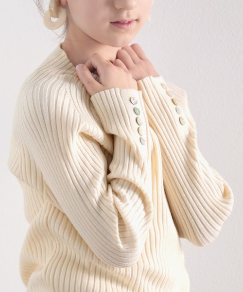 classicalelf(クラシカルエルフ)の「キッズ袖 シェルボタン付きハイネックリブニット(長袖)(ニット/セーター・キッズ・ブラック/カーキ/アイボリー/モカ・130/140/150)」の7枚目の写真