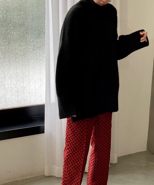 attrayant(アティロン)の「リブハイネックオーバーサイズニット(ニット/セーター・レディース・ホワイト/ブラック/ベージュ/グレー・FREE)」の3枚目の写真