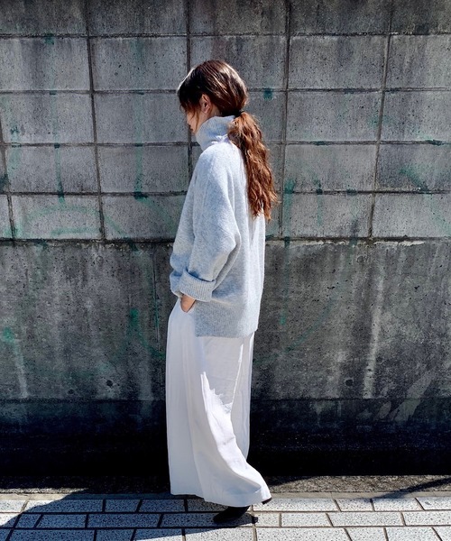 attrayant(アティロン)の「リブハイネックオーバーサイズニット(ニット/セーター・レディース・ホワイト/ブラック/ベージュ/グレー・FREE)」の16枚目の写真