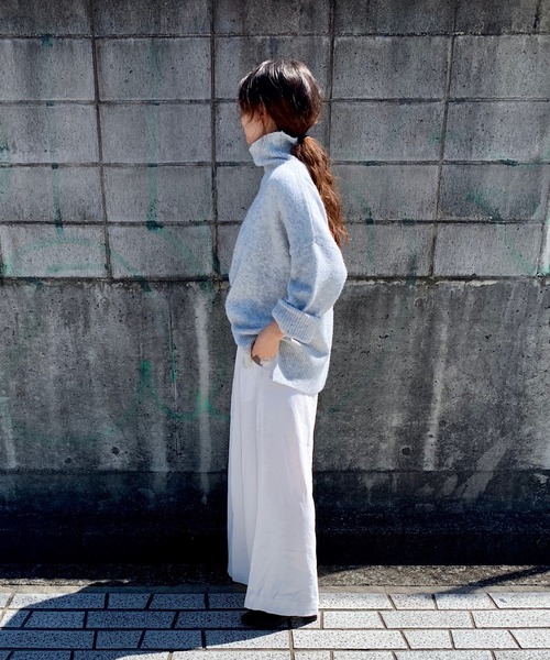 attrayant(アティロン)の「リブハイネックオーバーサイズニット(ニット/セーター・レディース・ホワイト/ブラック/ベージュ/グレー・FREE)」の13枚目の写真